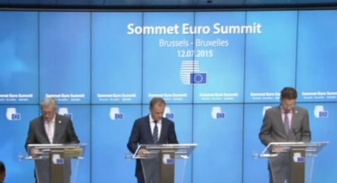 EU-kommissionsformand Jean-Claude Juncker, rådsformand Donald Tusk og euroformand Jeroen Dijsselbloem fremlægger den euro-græske redningsplan. (Skærmdump)